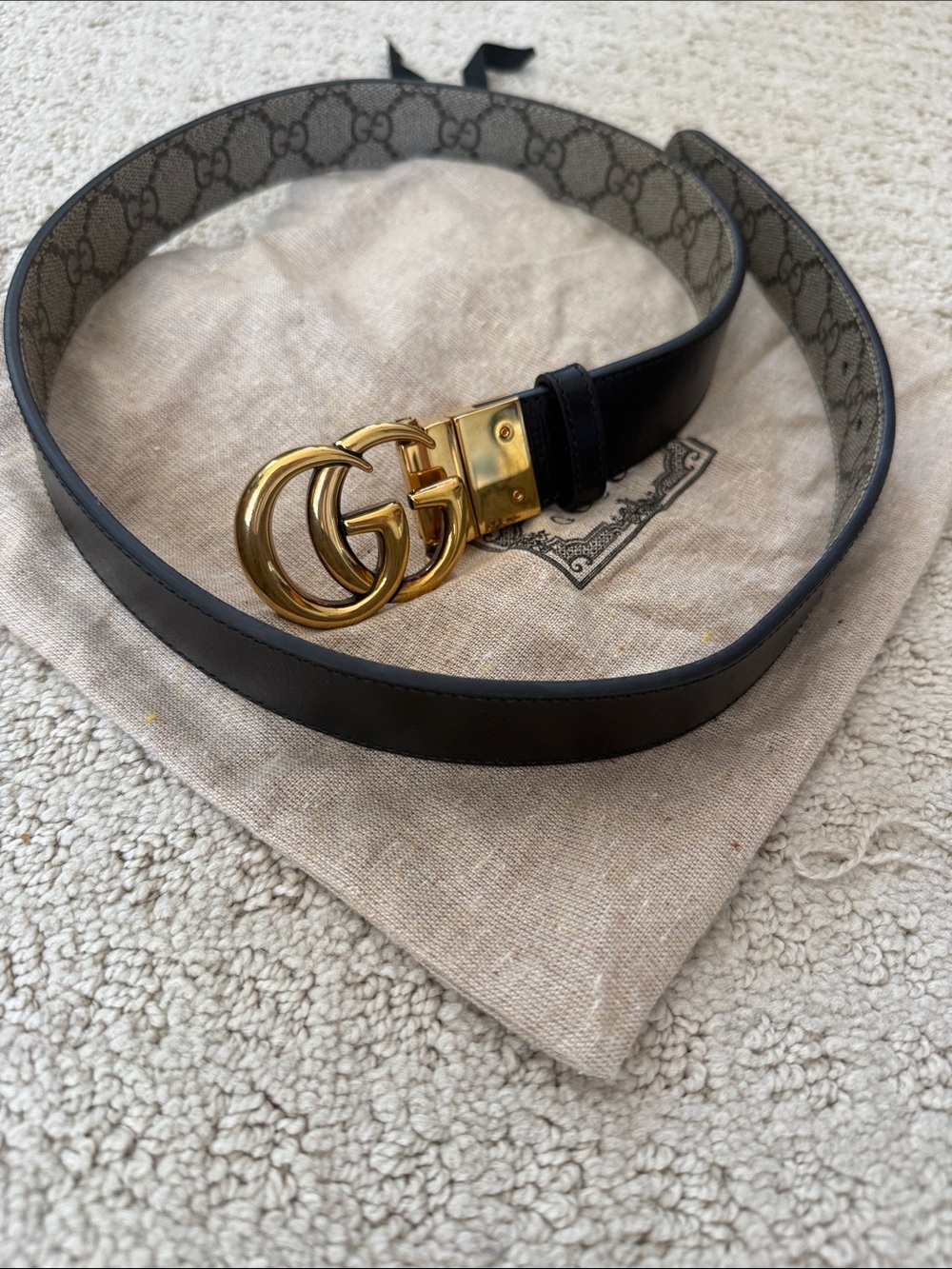 Gucci reversible Black Leather Belt with Gold Double G Buckle size 80